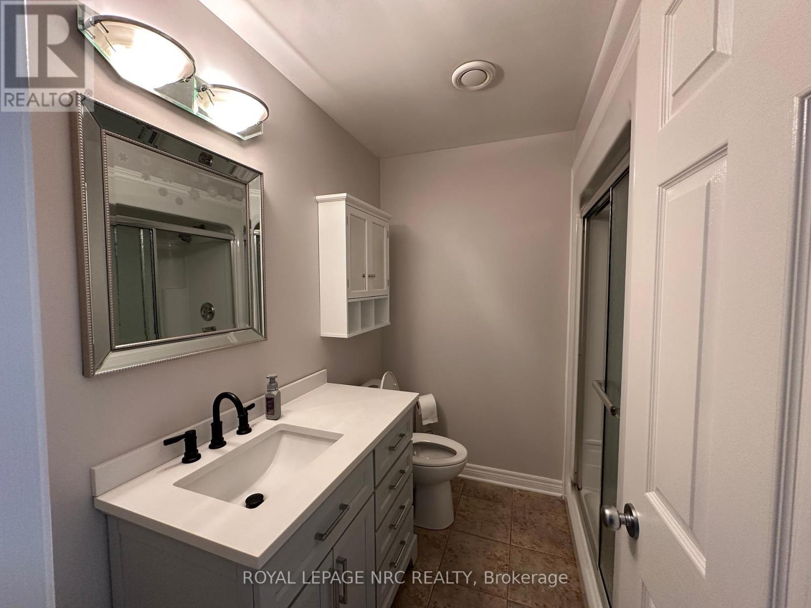












3923 WEINBRENNER ROAD

,
Niagara Falls (Chippawa),




Ontario
L2G7Y1

