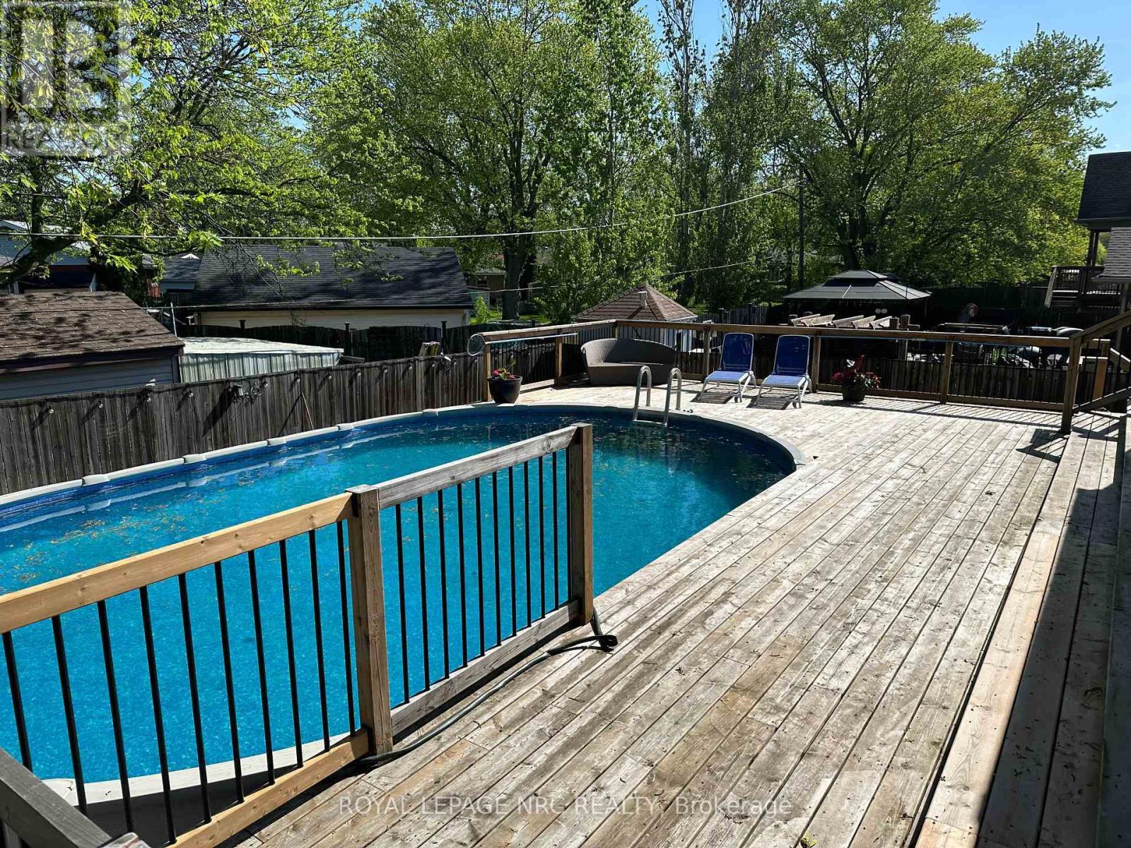 












3923 WEINBRENNER ROAD

,
Niagara Falls (Chippawa),




Ontario
L2G7Y1

