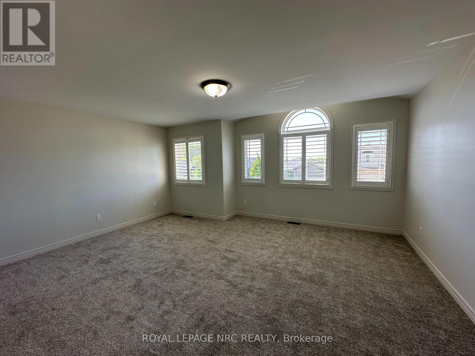 












3923 WEINBRENNER ROAD

,
Niagara Falls (Chippawa),




Ontario
L2G7Y1

