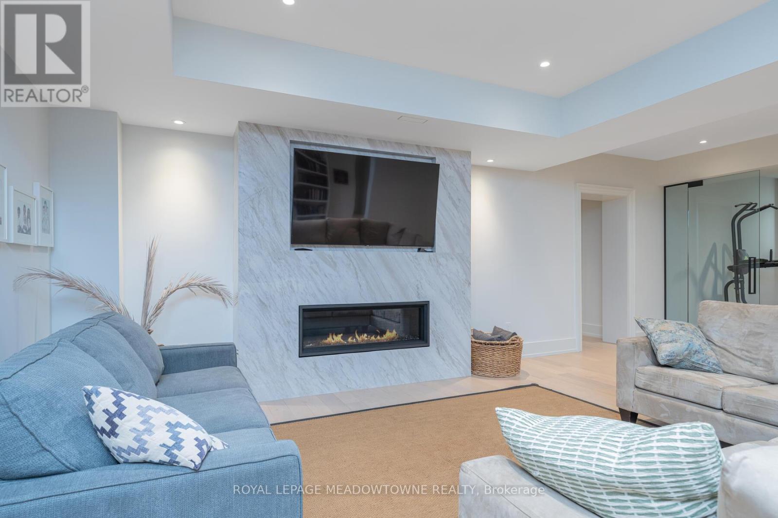 












9275 WELLINGTON RD 50

,
Erin,




Ontario
L7J2L8

