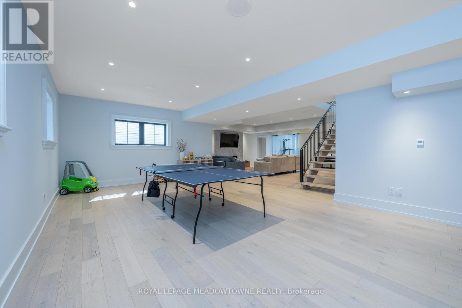 












9275 WELLINGTON RD 50

,
Erin,




Ontario
L7J2L8

