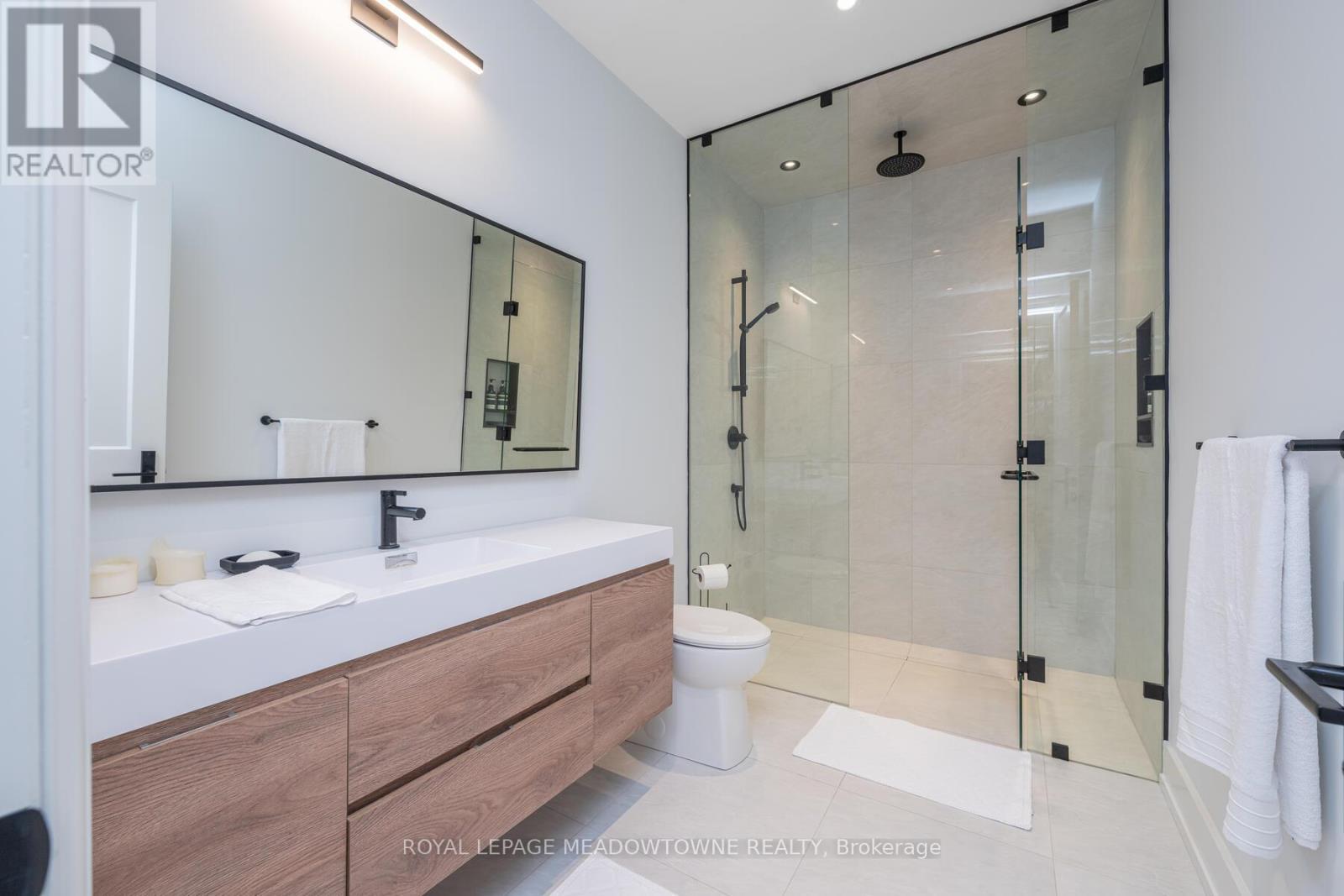 












9275 WELLINGTON RD 50

,
Erin,




Ontario
L7J2L8

