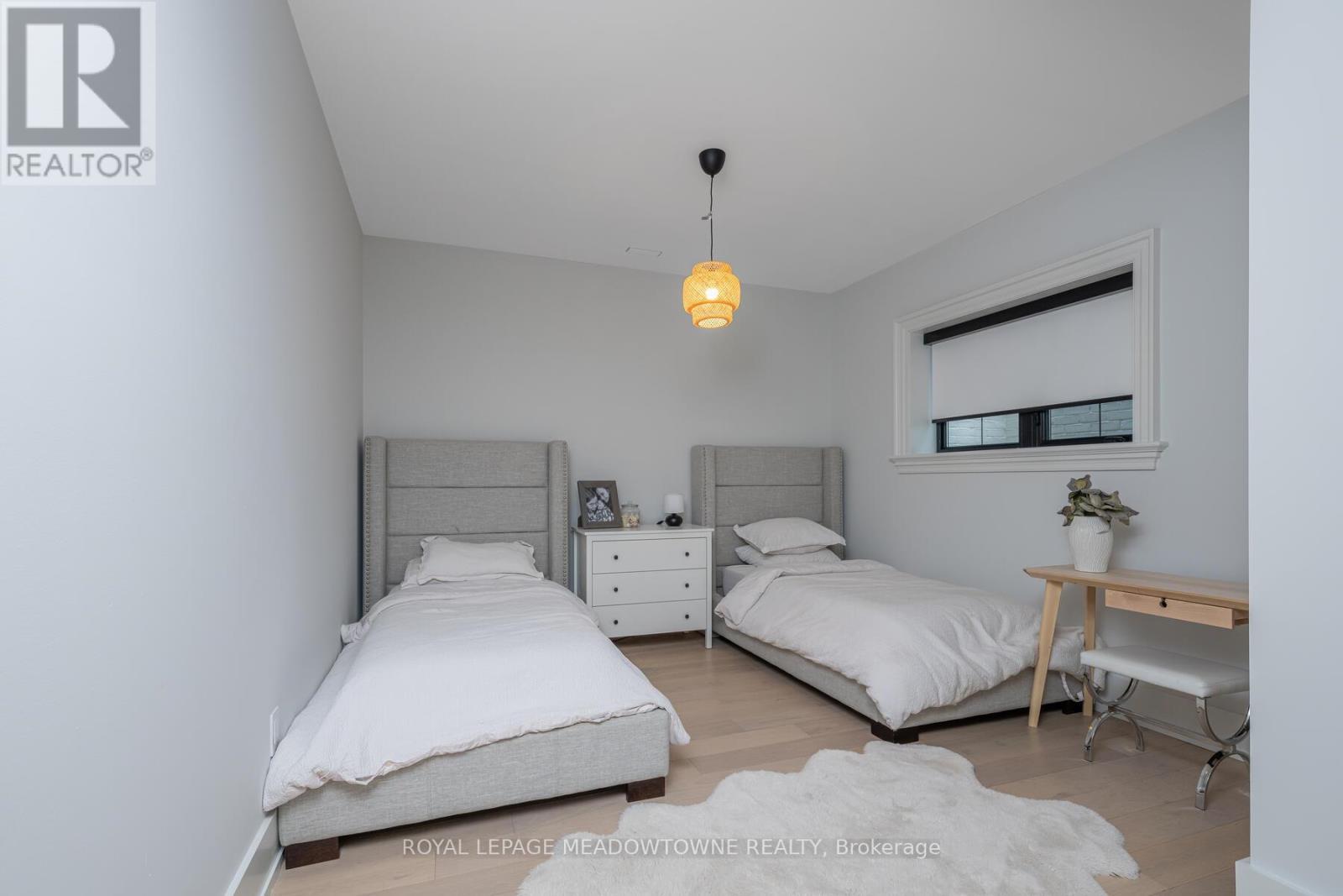 












9275 WELLINGTON RD 50

,
Erin,




Ontario
L7J2L8

