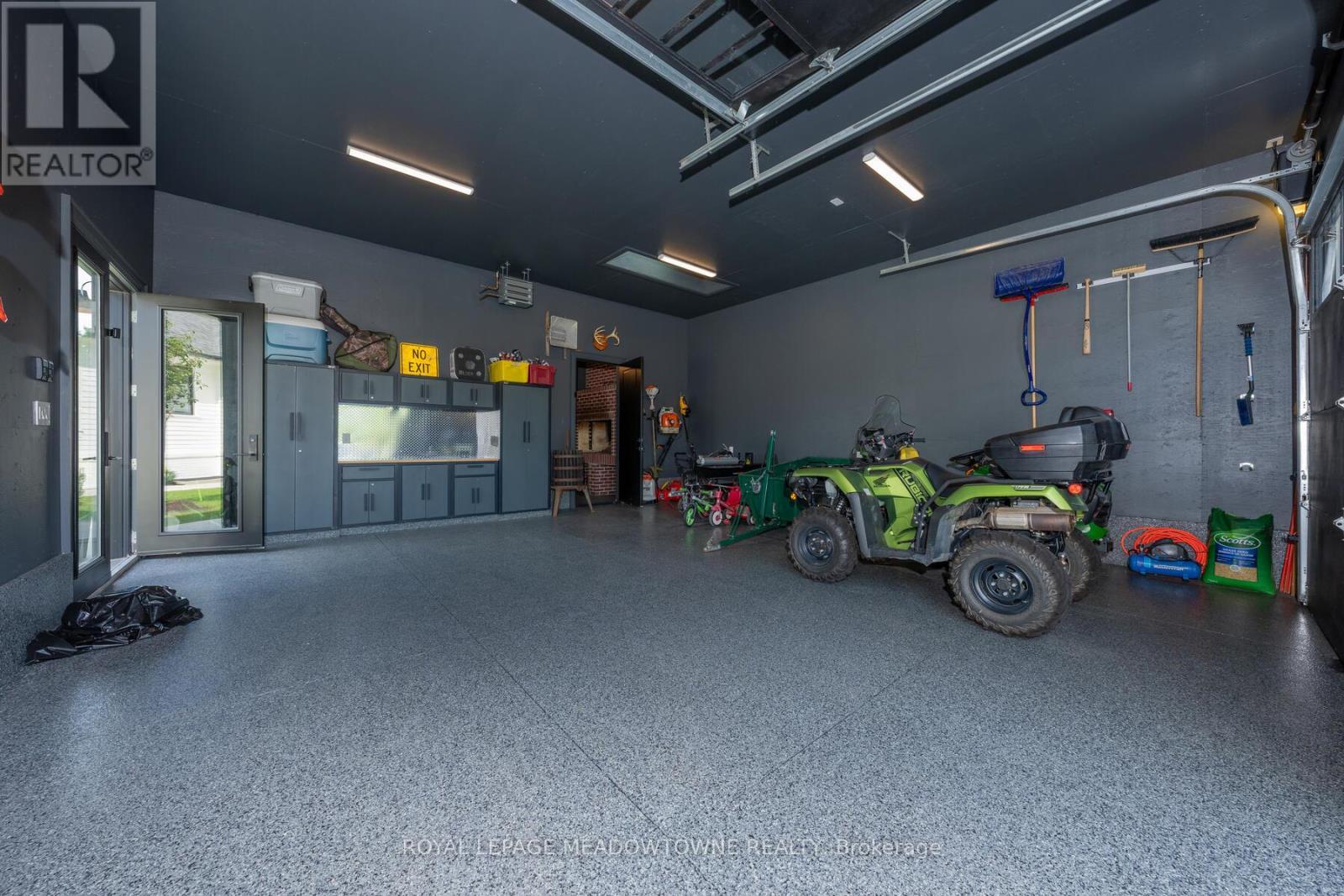 












9275 WELLINGTON RD 50

,
Erin,




Ontario
L7J2L8


