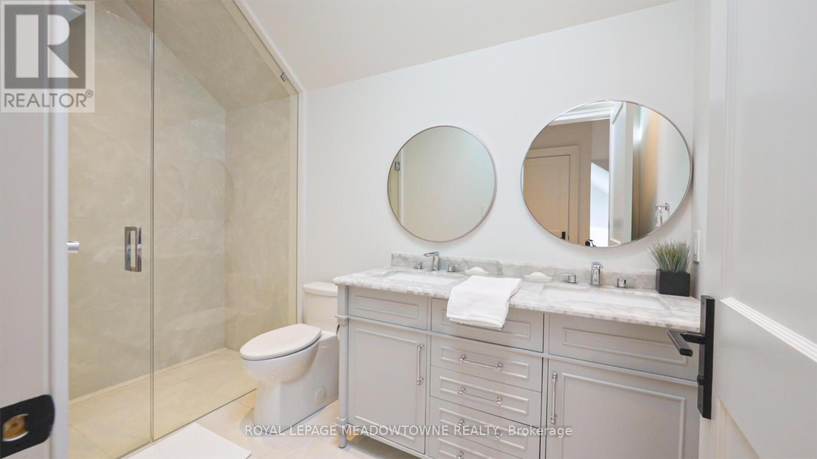 












9275 WELLINGTON RD 50

,
Erin,




Ontario
L7J2L8

