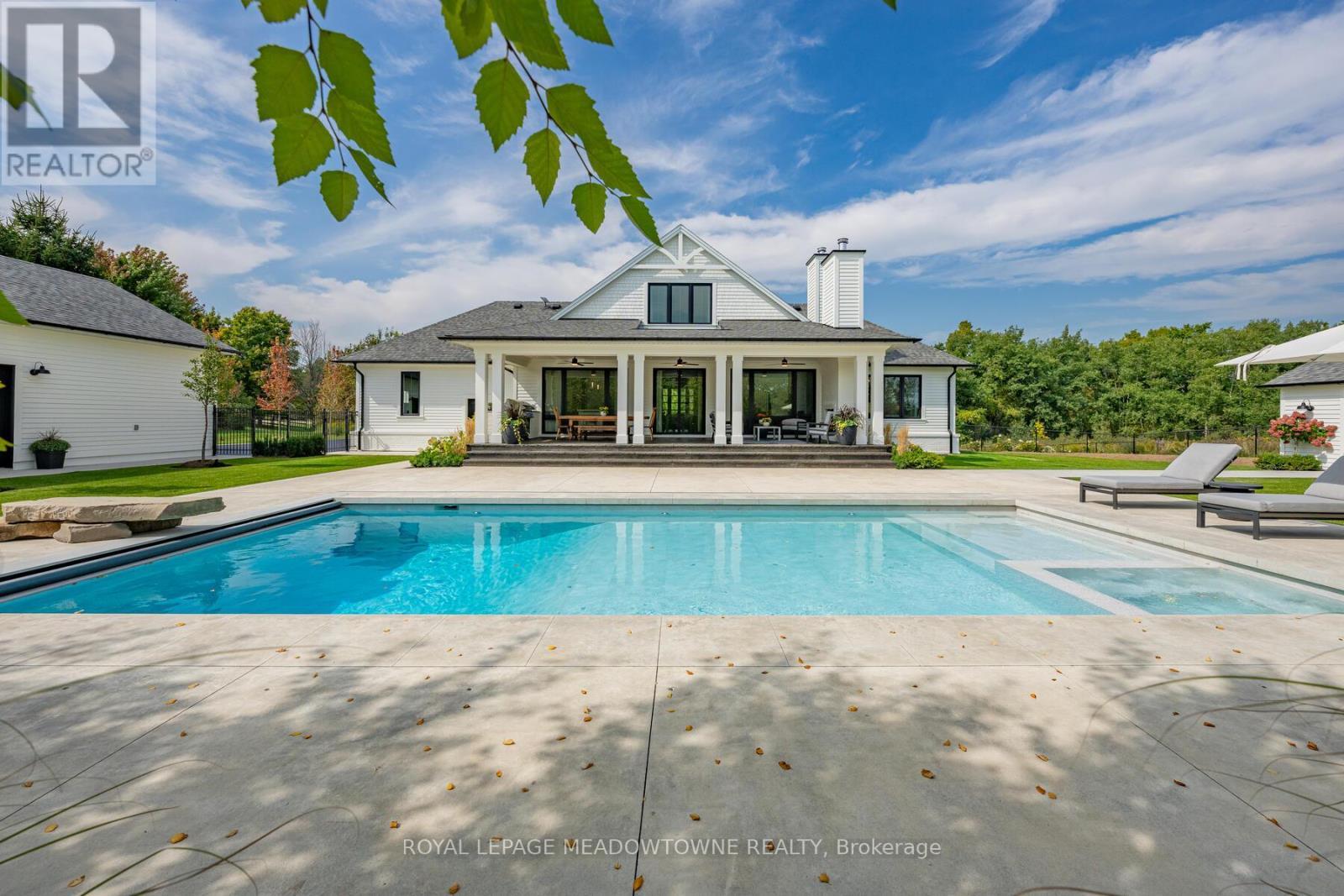 












9275 WELLINGTON RD 50

,
Erin,




Ontario
L7J2L8

