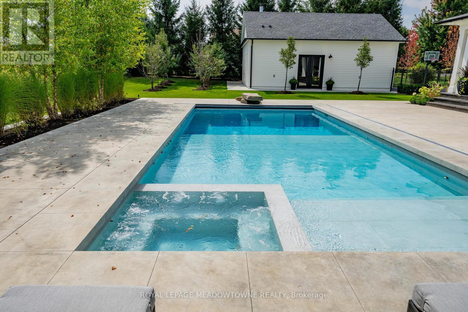 












9275 WELLINGTON RD 50

,
Erin,




Ontario
L7J2L8

