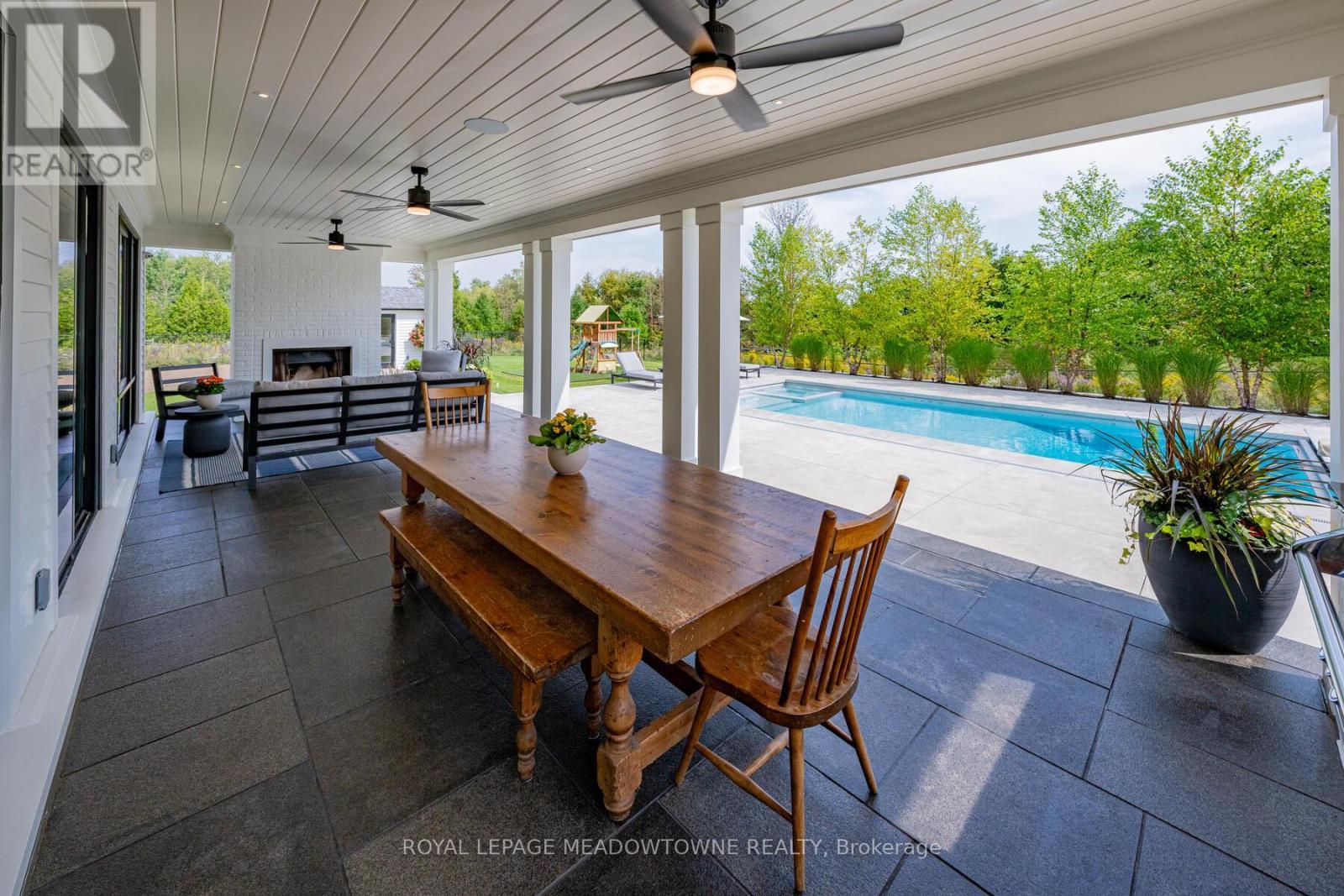 












9275 WELLINGTON RD 50

,
Erin,




Ontario
L7J2L8


