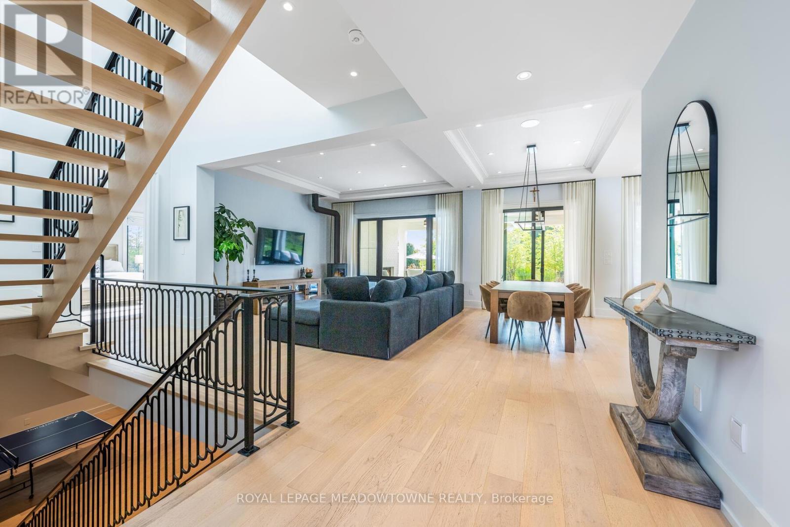 












9275 WELLINGTON RD 50

,
Erin,




Ontario
L7J2L8

