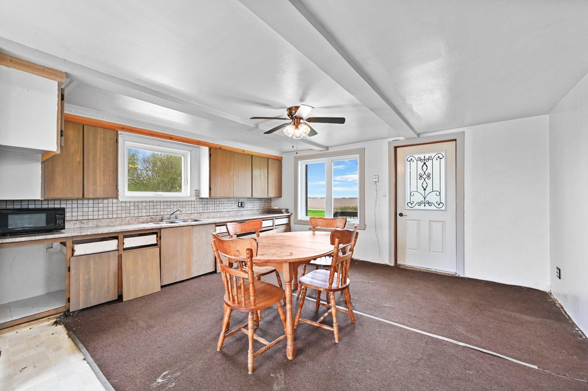 









273Z


94e Avenue

,
Saint-Blaise-sur-Richelieu,







QC
J0J1W0

