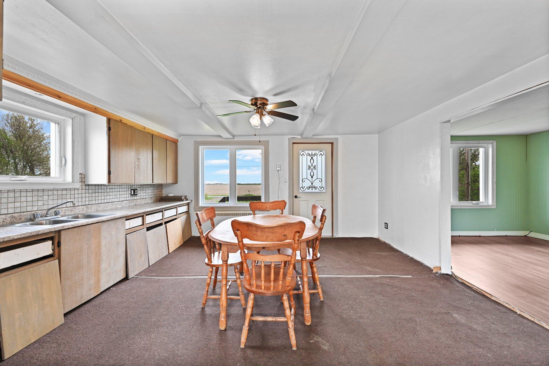 









273Z


94e Avenue

,
Saint-Blaise-sur-Richelieu,







QC
J0J1W0

