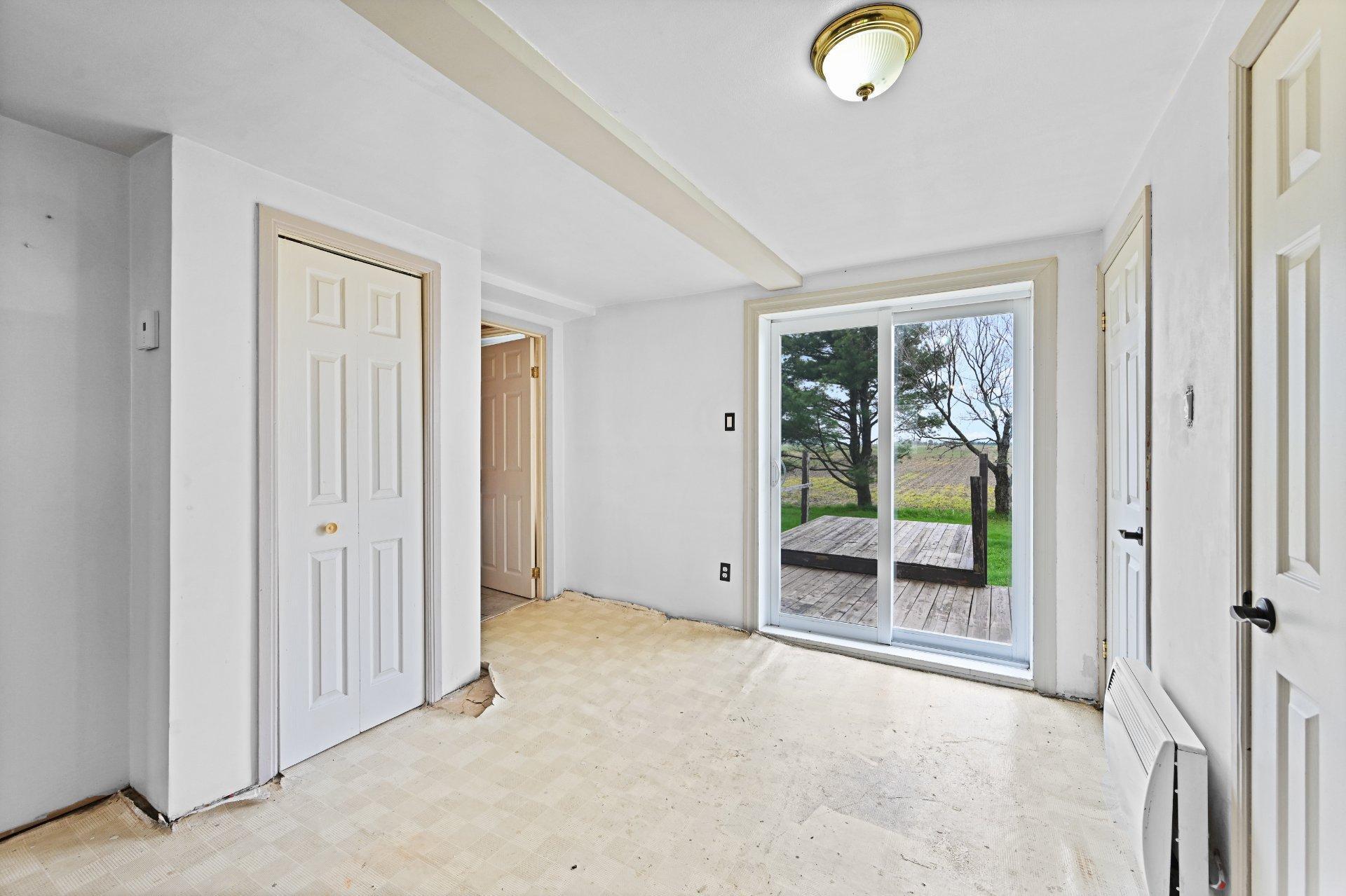 









273Z


94e Avenue

,
Saint-Blaise-sur-Richelieu,







QC
J0J1W0

