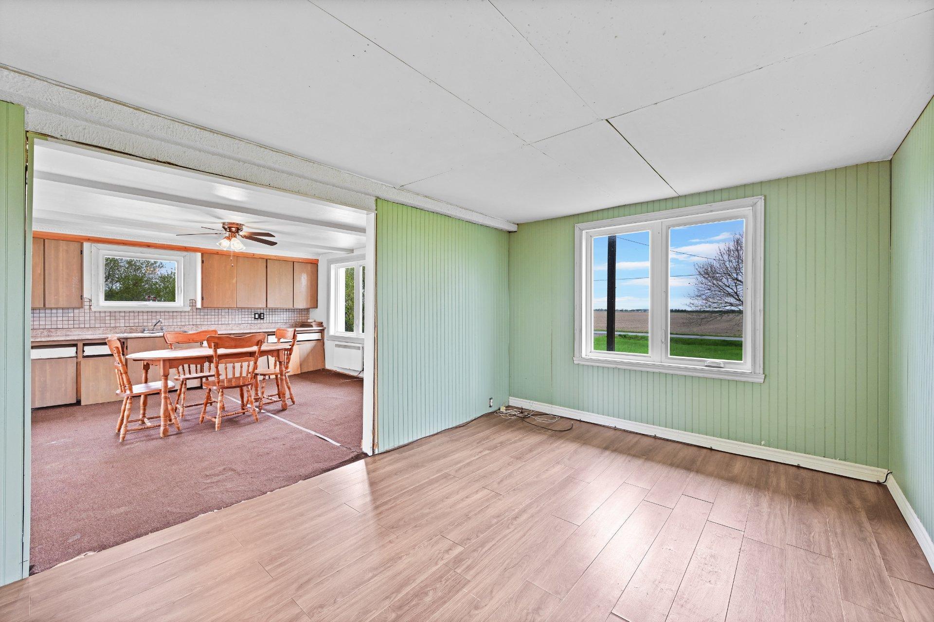 









273Z


94e Avenue

,
Saint-Blaise-sur-Richelieu,







QC
J0J1W0

