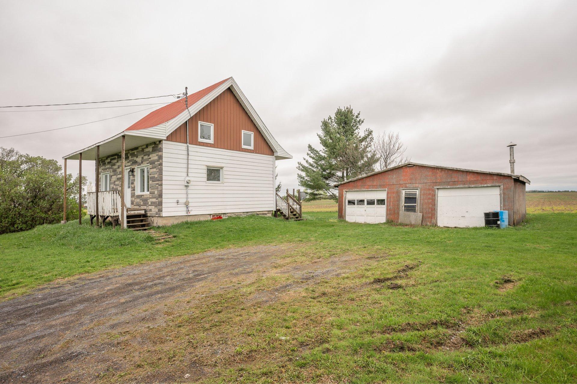 









273Z


94e Avenue

,
Saint-Blaise-sur-Richelieu,







QC
J0J1W0

