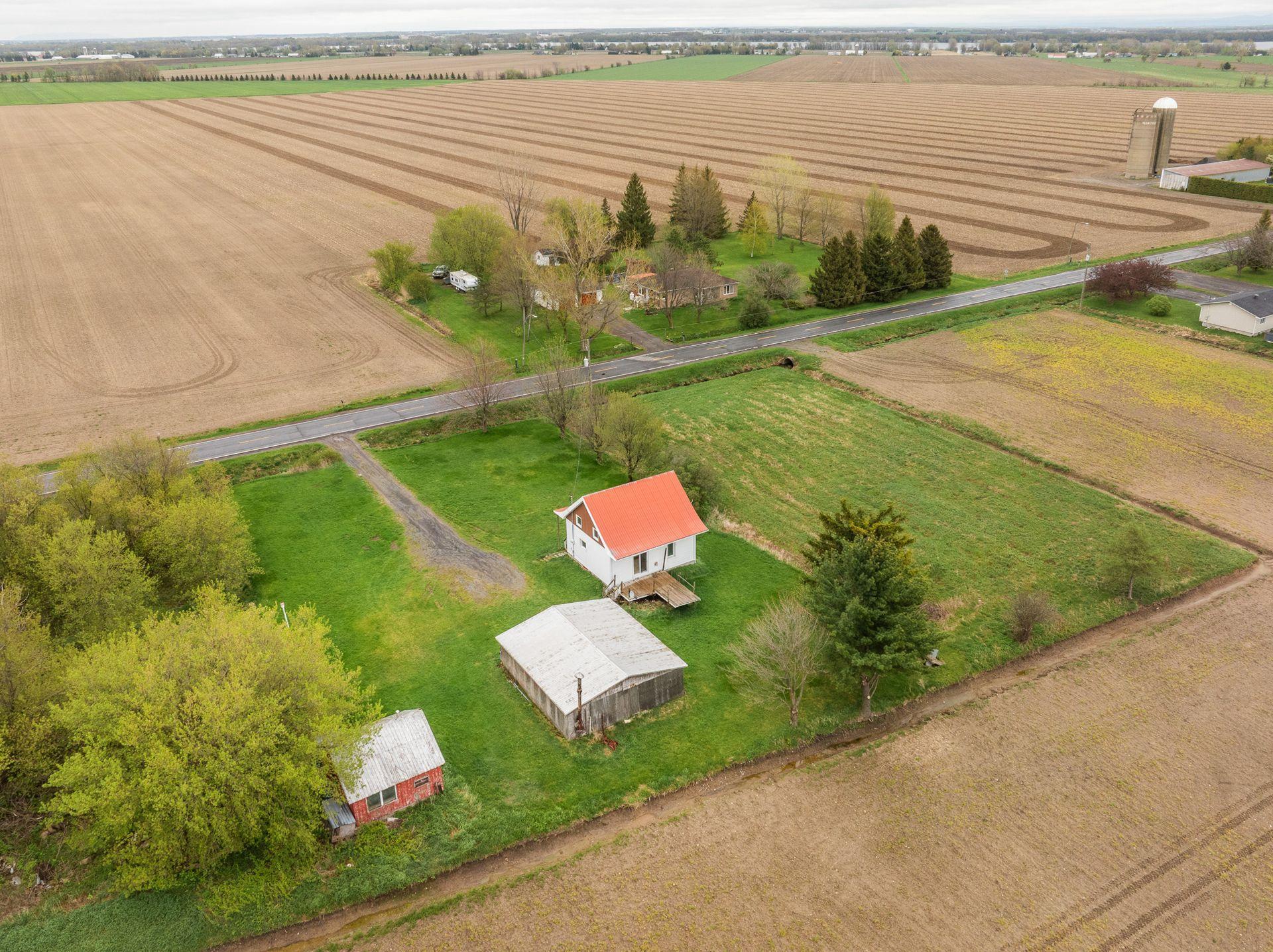 









273Z


94e Avenue

,
Saint-Blaise-sur-Richelieu,







QC
J0J1W0

