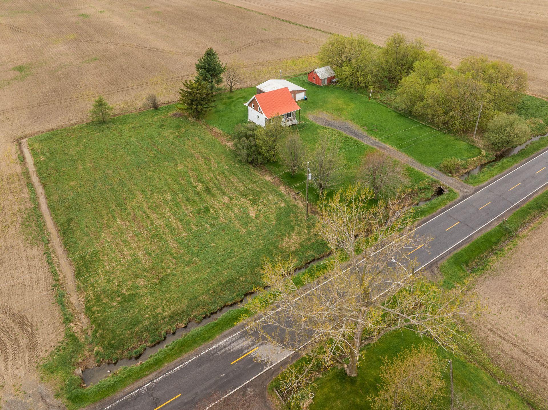 









273Z


94e Avenue

,
Saint-Blaise-sur-Richelieu,







QC
J0J1W0

