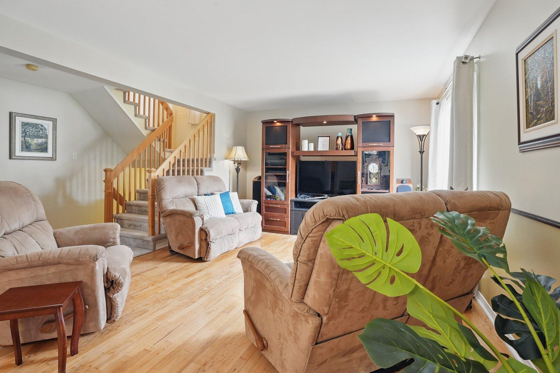 









332


Ch. Lebaudy

,
Gatineau (Gatineau),




QC
J8V2H2

