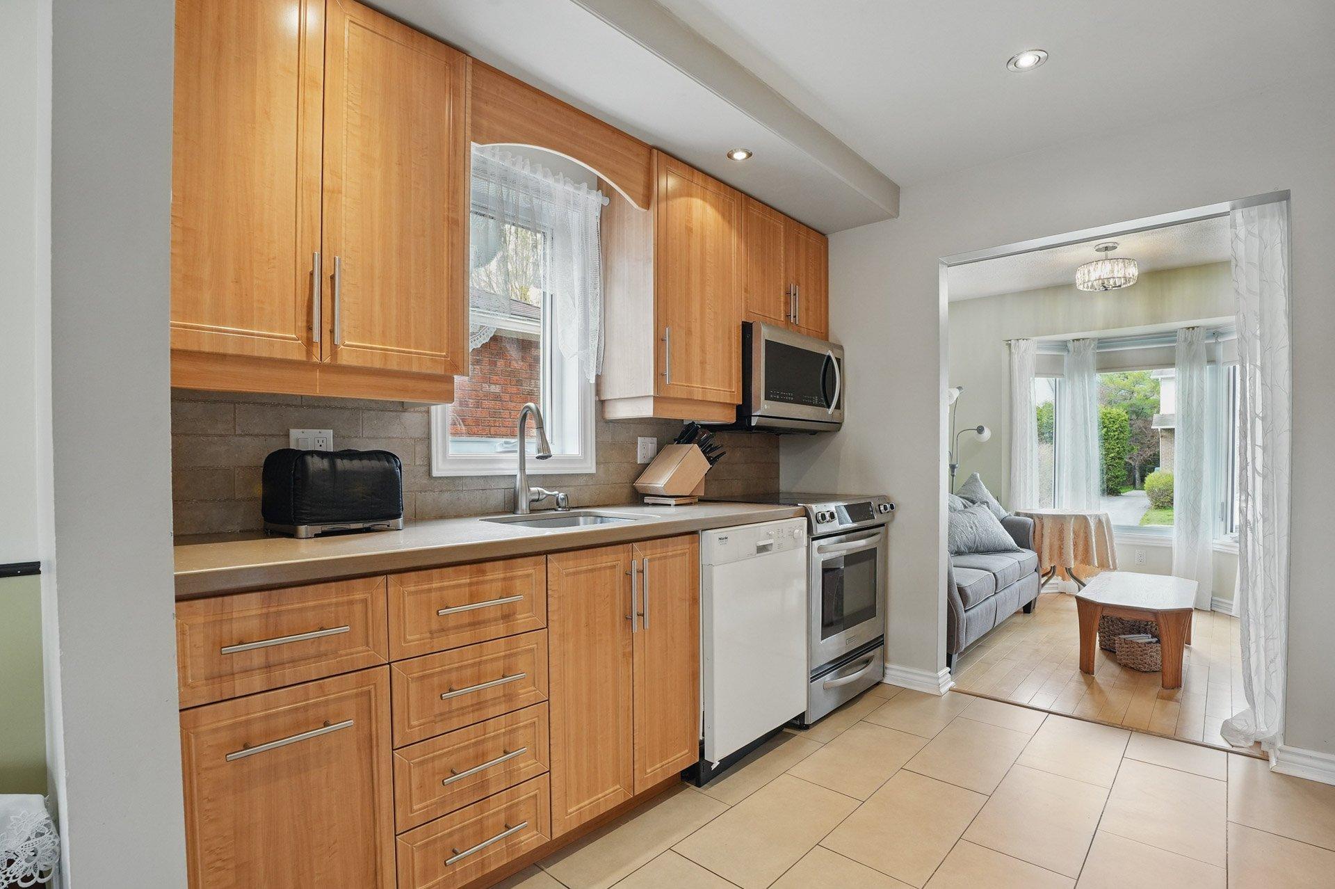 









332


Ch. Lebaudy

,
Gatineau (Gatineau),




QC
J8V2H2

