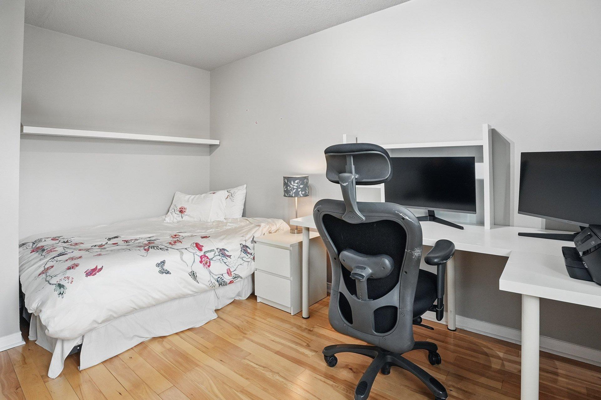 









332


Ch. Lebaudy

,
Gatineau (Gatineau),




QC
J8V2H2

