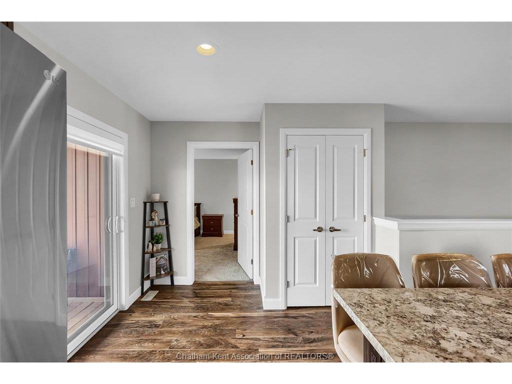 









62


MOONSTONE

Crescent,
Chatham,




ON
N7M 0S1

