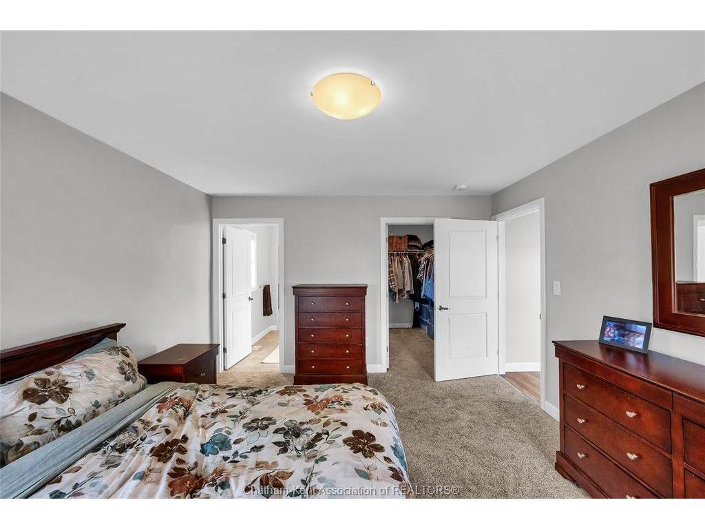 









62


MOONSTONE

Crescent,
Chatham,




ON
N7M 0S1

