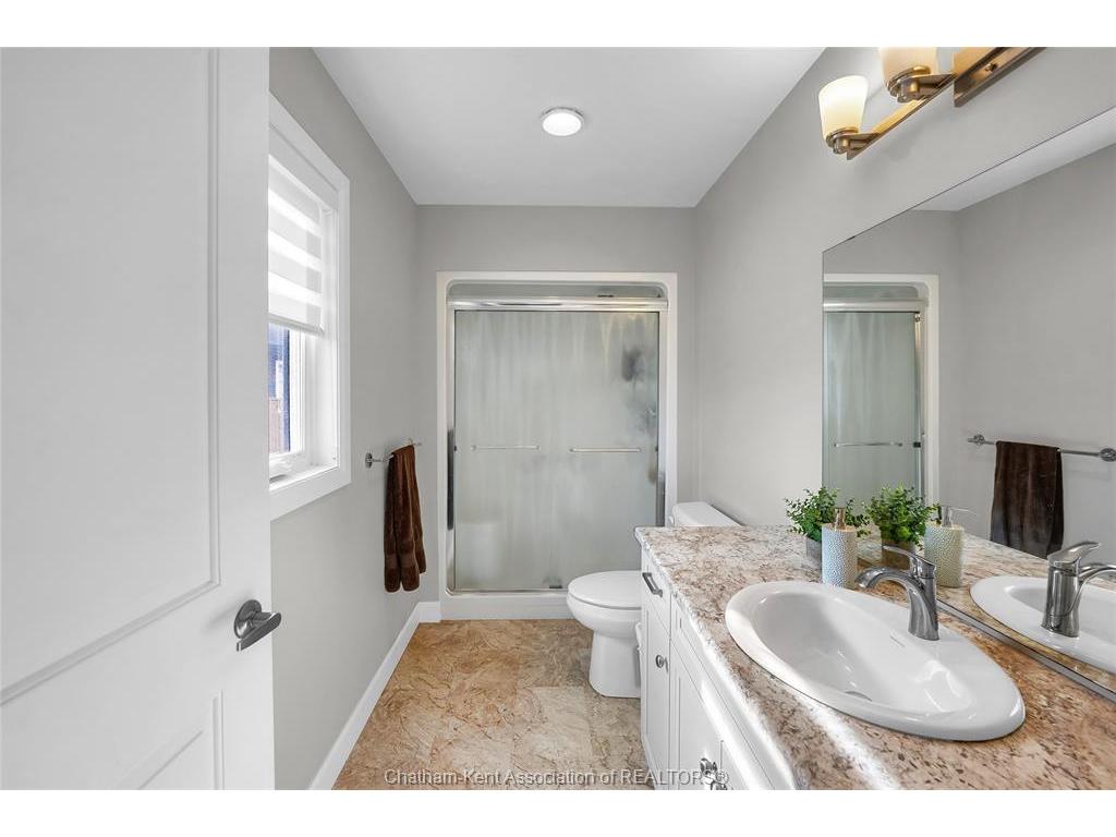 









62


MOONSTONE

Crescent,
Chatham,




ON
N7M 0S1

