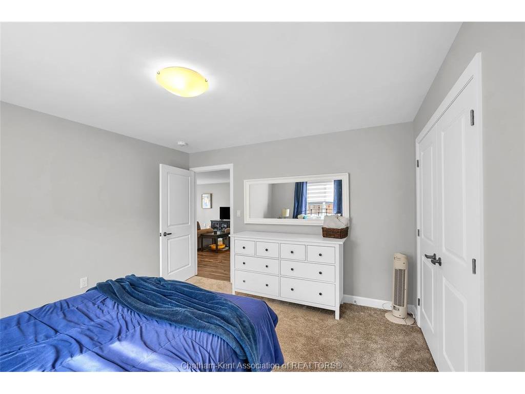 









62


MOONSTONE

Crescent,
Chatham,




ON
N7M 0S1

