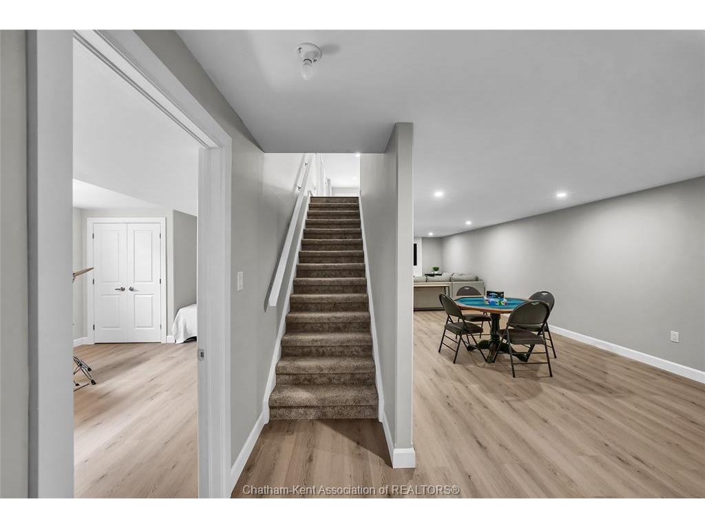 









62


MOONSTONE

Crescent,
Chatham,




ON
N7M 0S1


