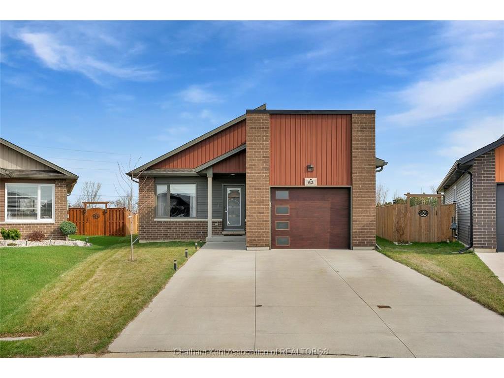 









62


MOONSTONE

Crescent,
Chatham,




ON
N7M 0S1

