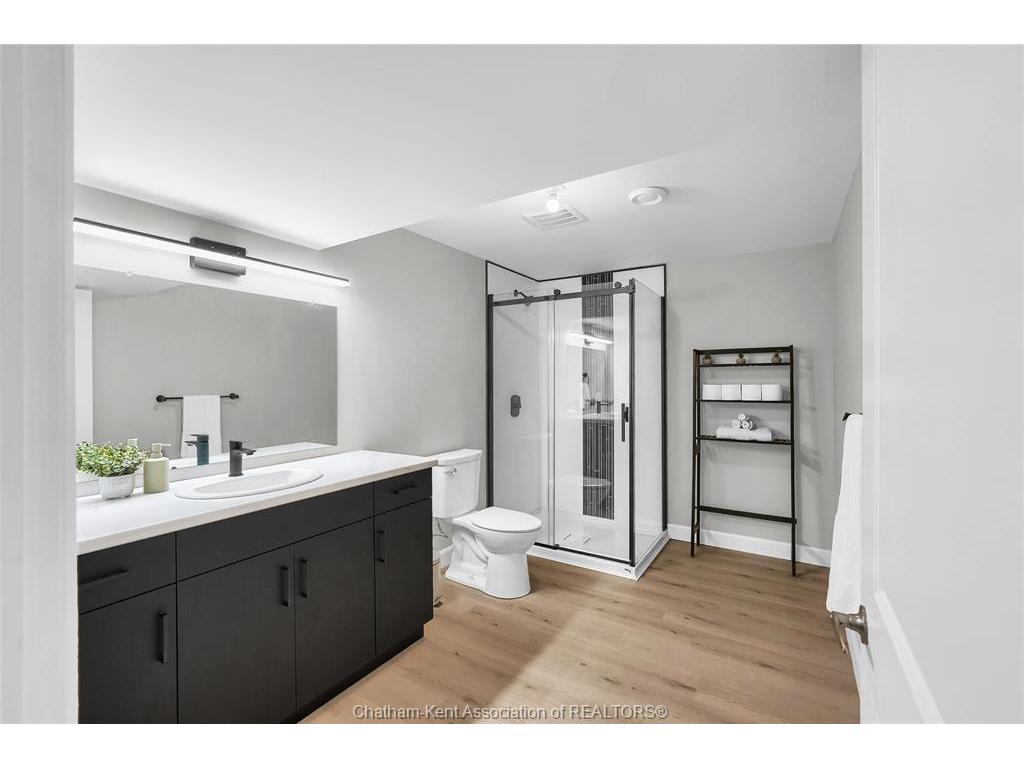 









62


MOONSTONE

Crescent,
Chatham,




ON
N7M 0S1

