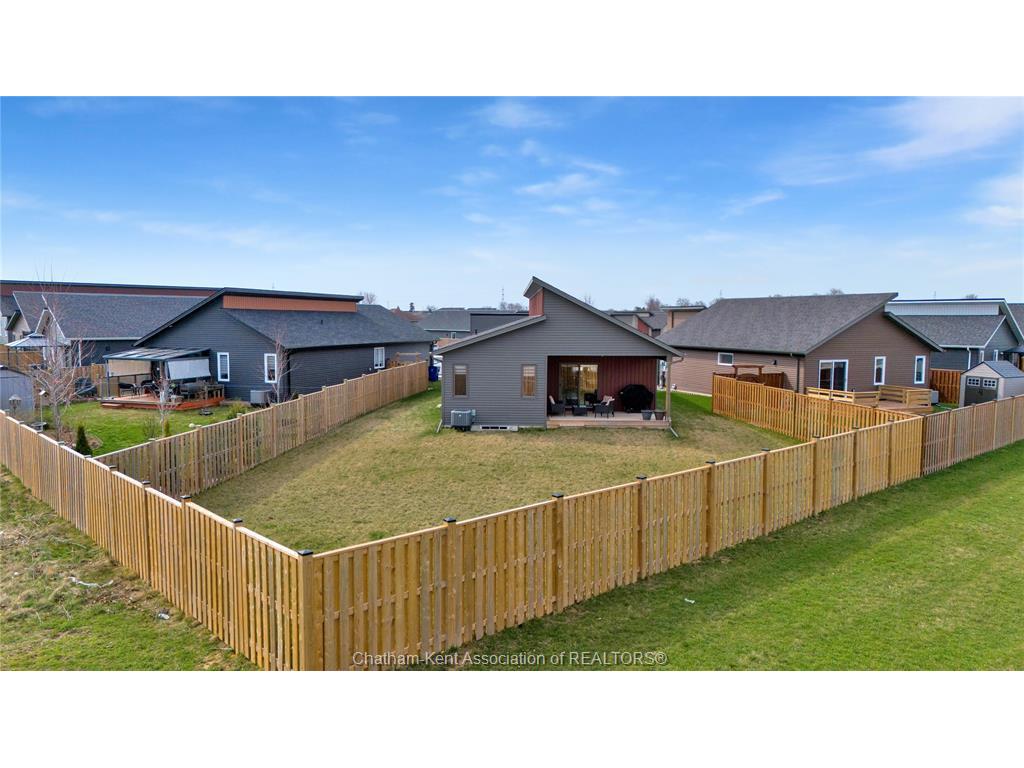 









62


MOONSTONE

Crescent,
Chatham,




ON
N7M 0S1

