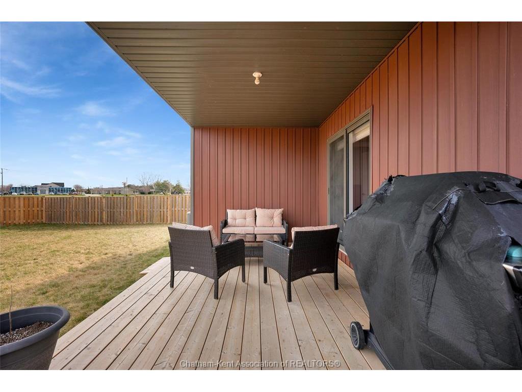 









62


MOONSTONE

Crescent,
Chatham,




ON
N7M 0S1

