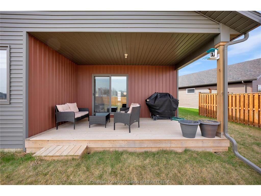 









62


MOONSTONE

Crescent,
Chatham,




ON
N7M 0S1


