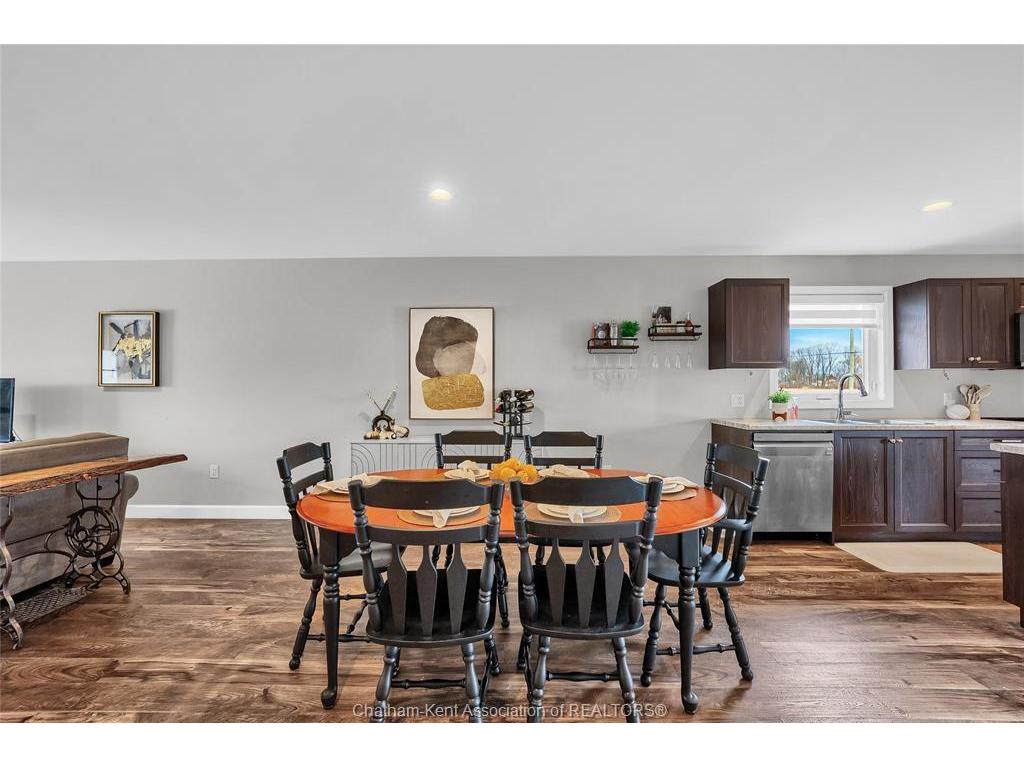 









62


MOONSTONE

Crescent,
Chatham,




ON
N7M 0S1

