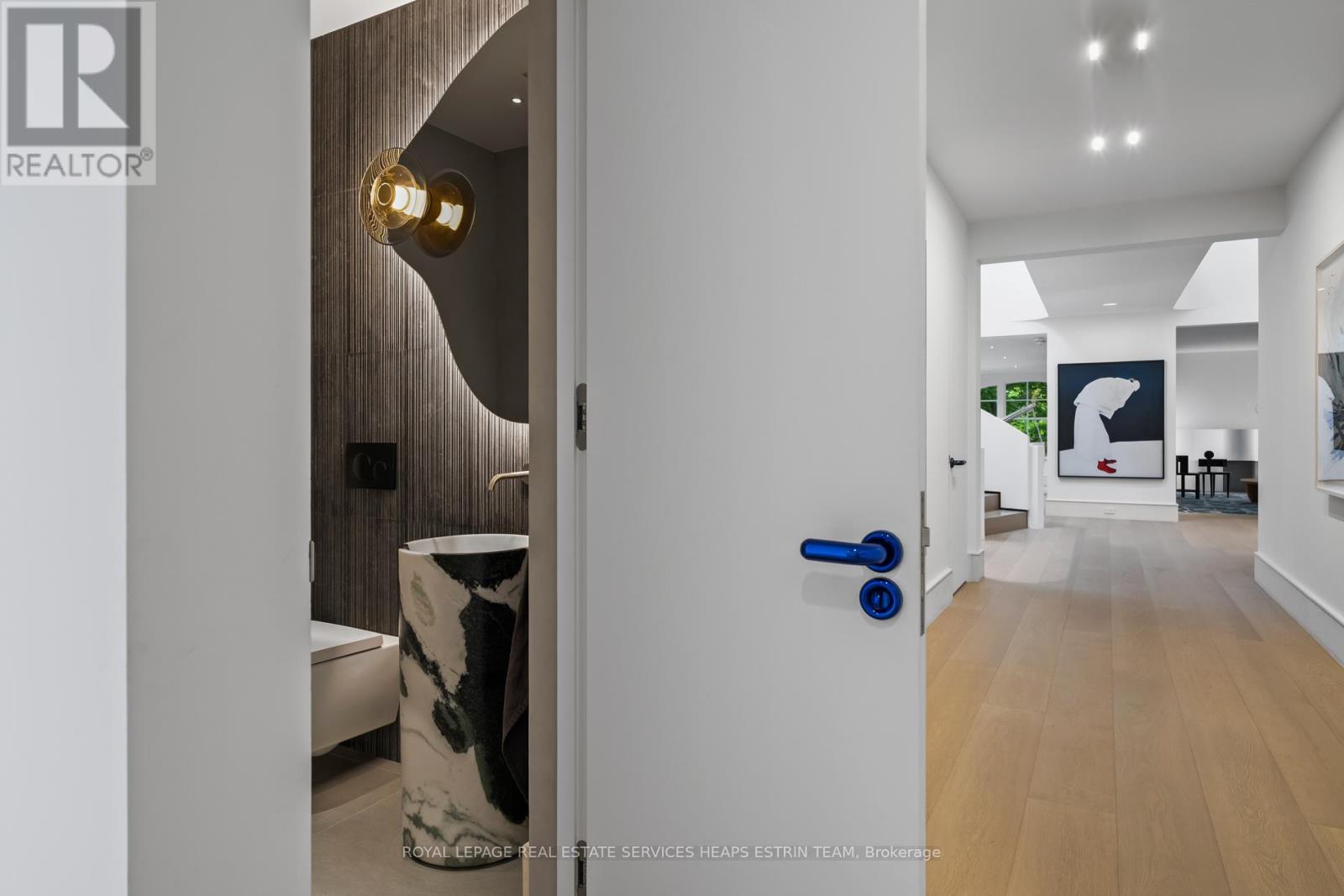 












25 NORTH DRIVE

,
Toronto,




Ontario
M9A4R1

