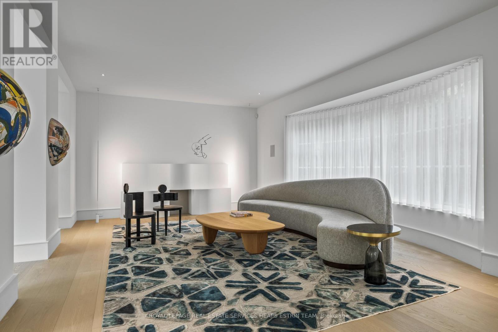 












25 NORTH DRIVE

,
Toronto,




Ontario
M9A4R1

