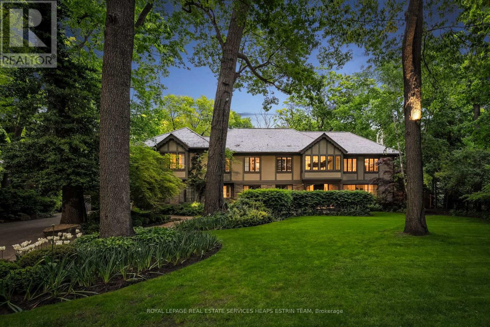 












25 NORTH DRIVE

,
Toronto,




Ontario
M9A4R1

