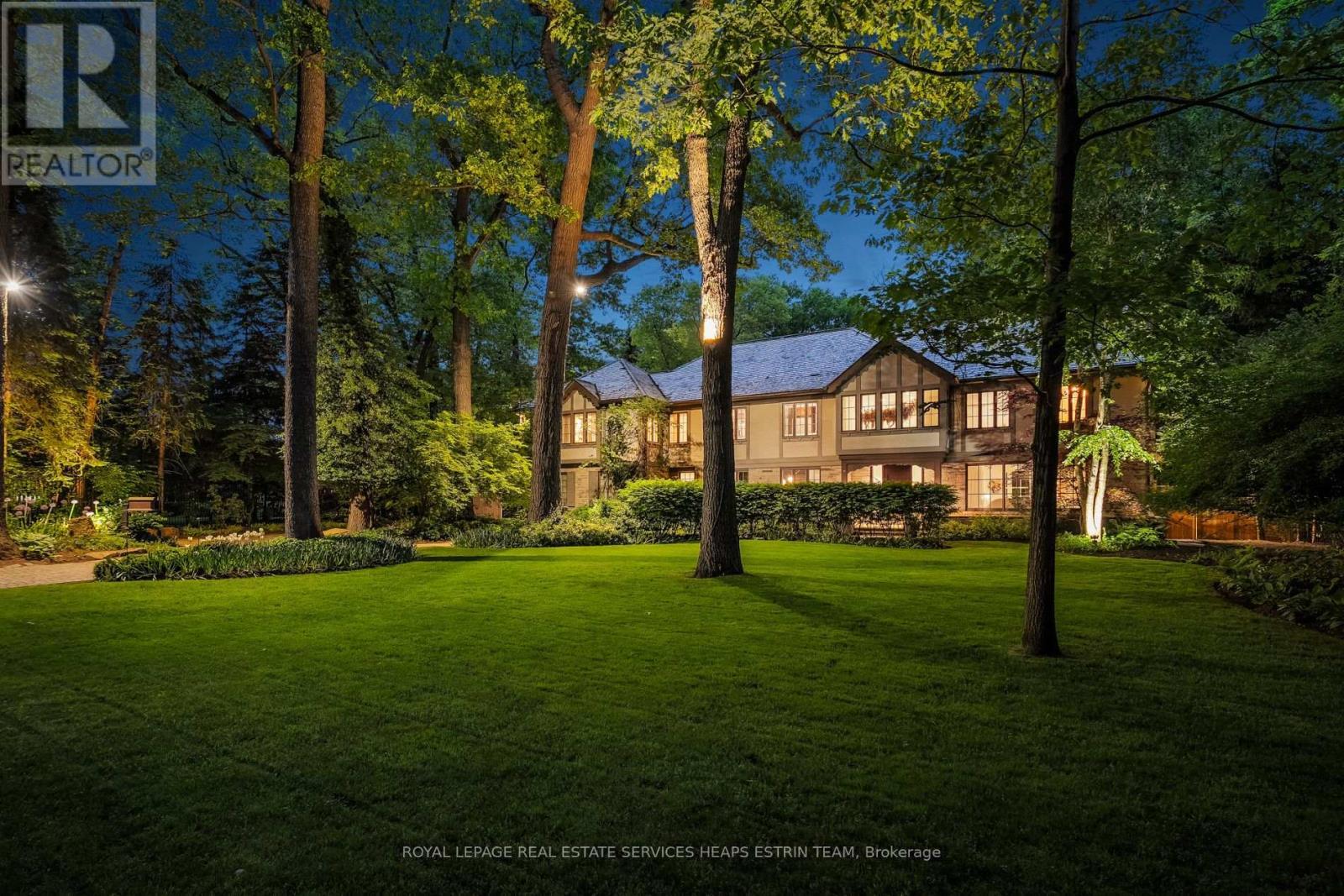 












25 NORTH DRIVE

,
Toronto,




Ontario
M9A4R1

