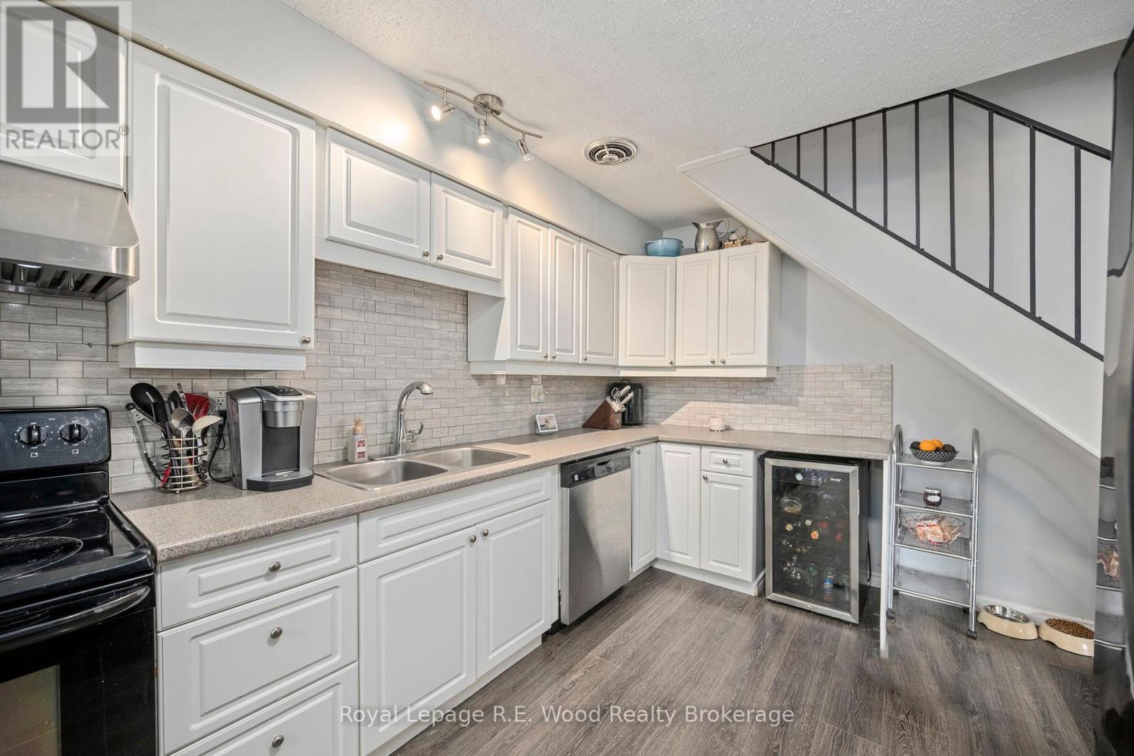 












48 - 760 BERKSHIRE DRIVE

,
London South (South N),




Ontario
N6J4A5

