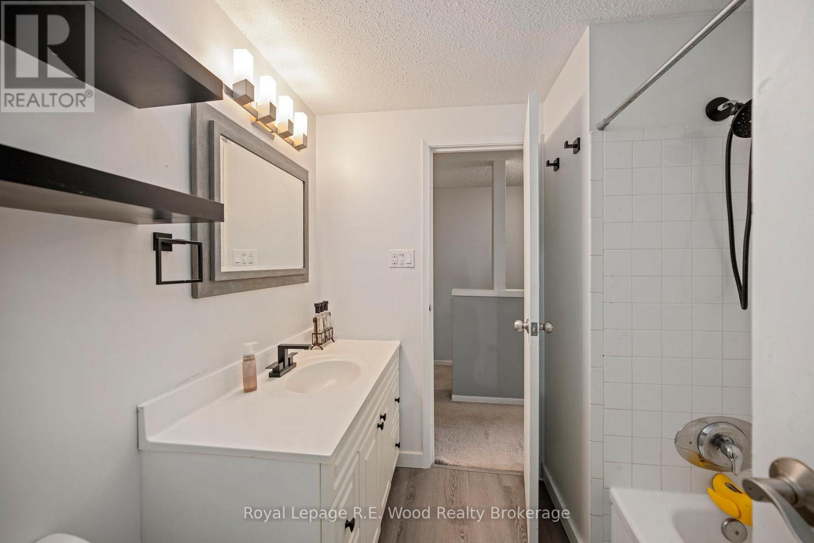 












48 - 760 BERKSHIRE DRIVE

,
London South (South N),




Ontario
N6J4A5

