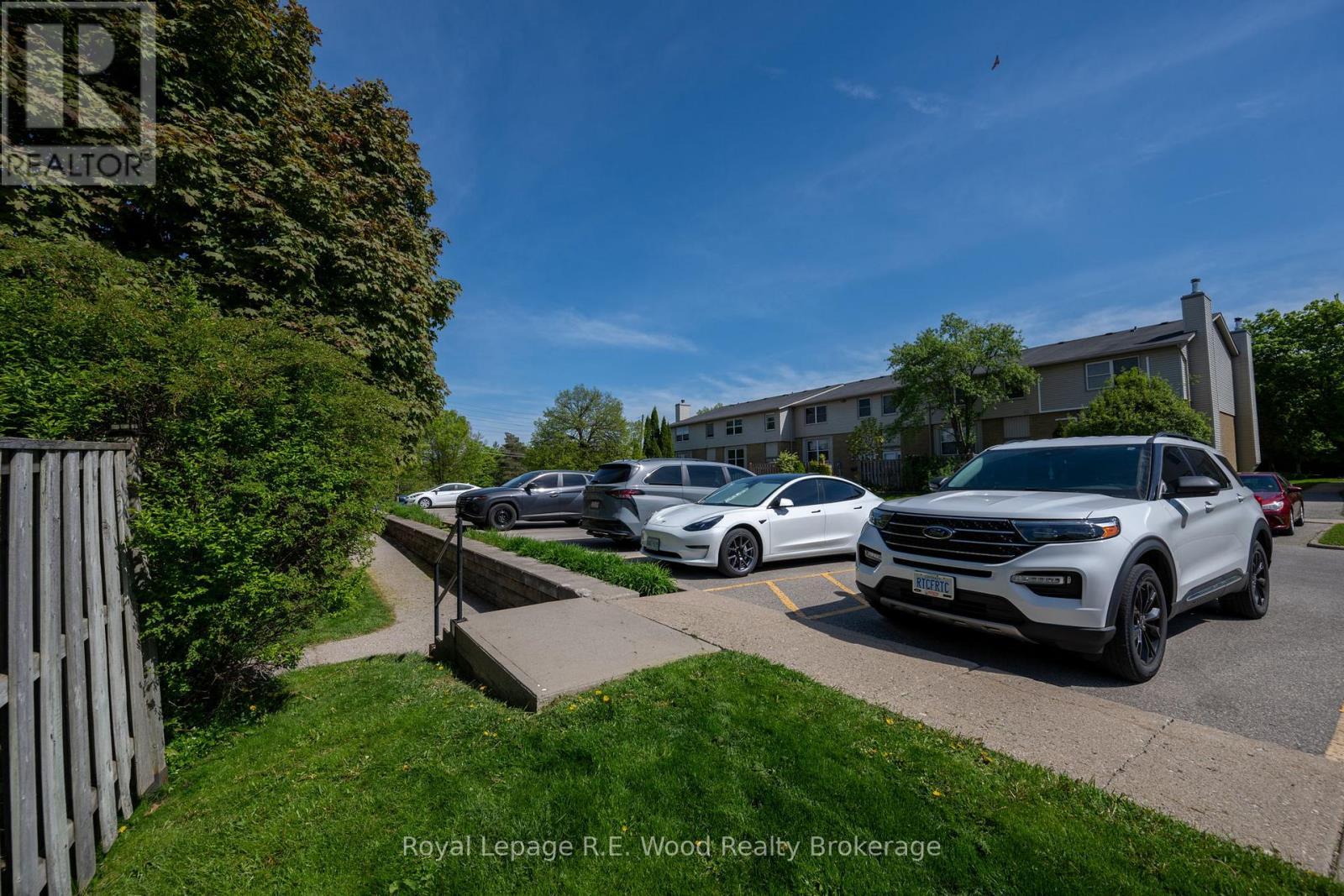 












48 - 760 BERKSHIRE DRIVE

,
London South (South N),




Ontario
N6J4A5

