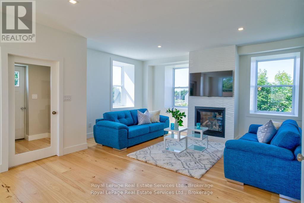












1748 CENTRE ROAD

,
Hamilton (Carlisle),




Ontario
L8N2Z7

