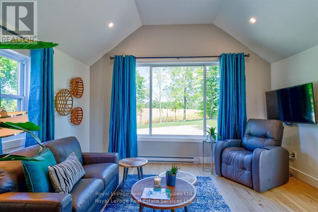 












1748 CENTRE ROAD

,
Hamilton (Carlisle),




Ontario
L8N2Z7

