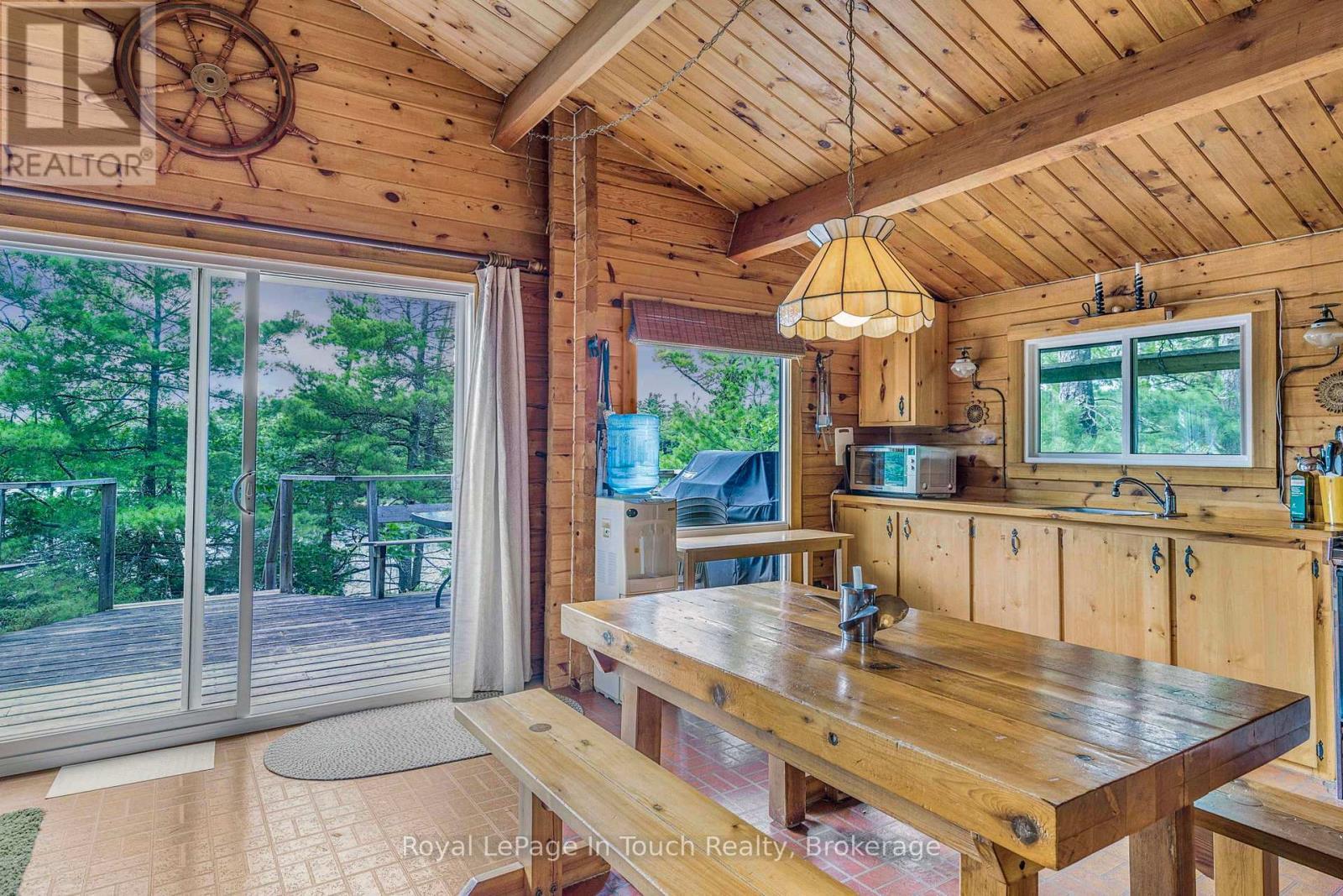 












B207-10 WAHSOUNE ISLAND

,
The Archipelago (Archipelago South),




Ontario
P2A1T4

