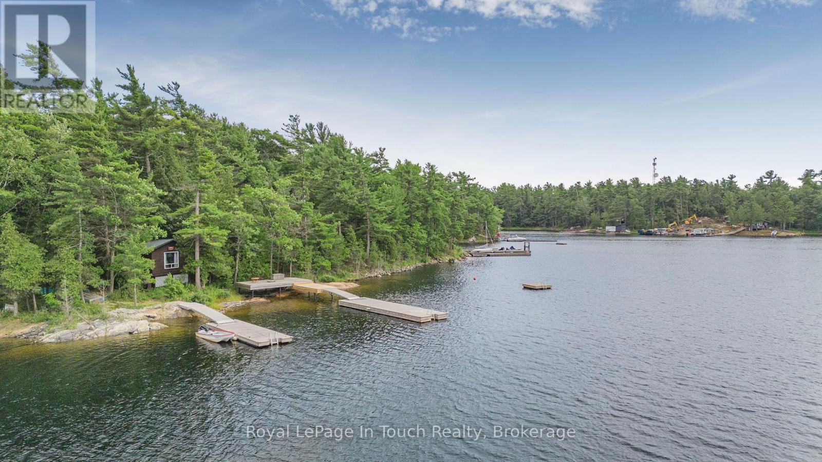 












B207-10 WAHSOUNE ISLAND

,
The Archipelago (Archipelago South),




Ontario
P2A1T4

