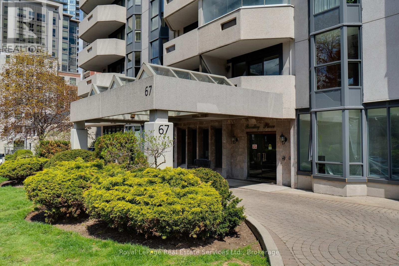 












1103 - 67 CAROLINE STREET S

,
Hamilton (Durand),




Ontario
L8P3K6


