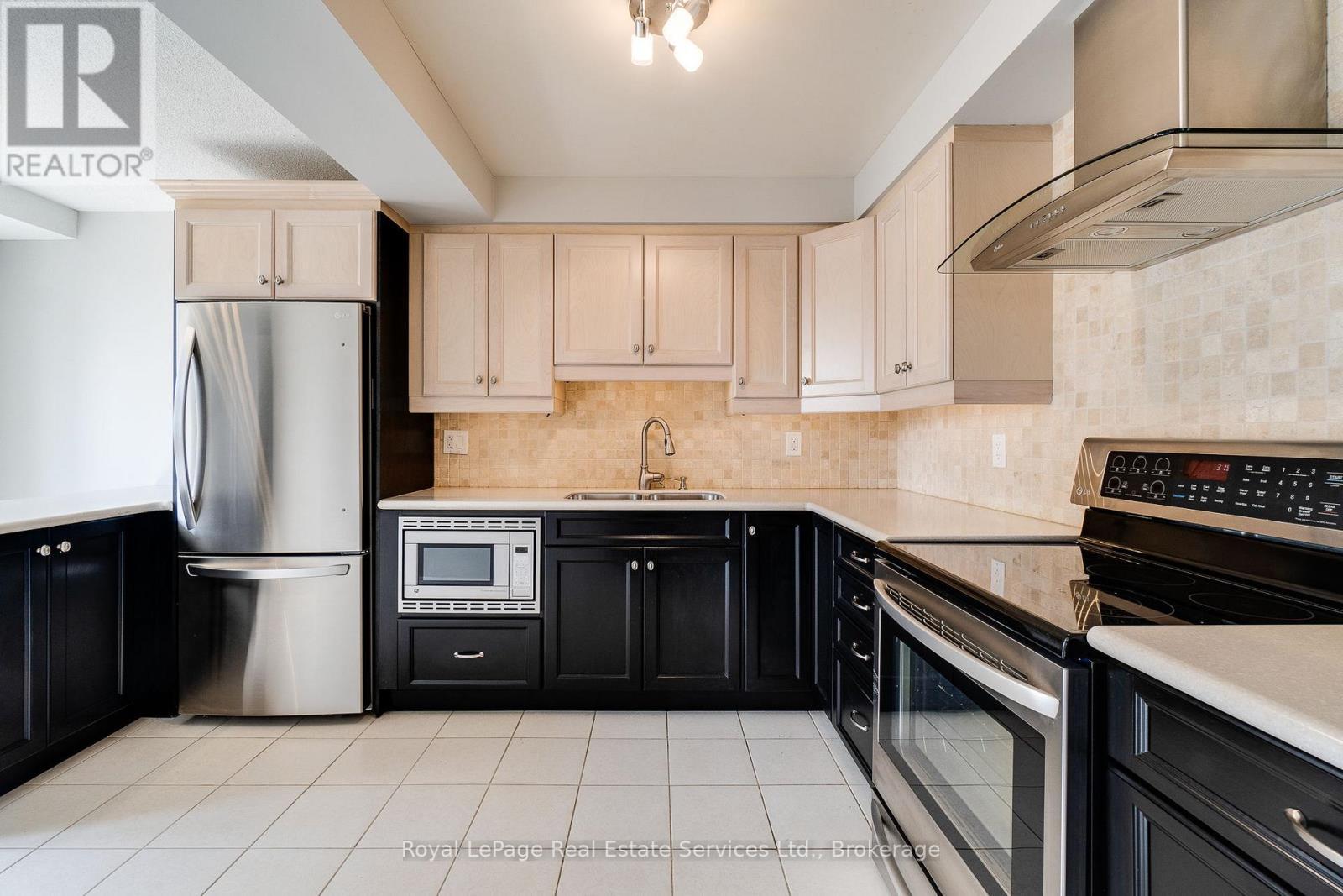 












1103 - 67 CAROLINE STREET S

,
Hamilton (Durand),




Ontario
L8P3K6

