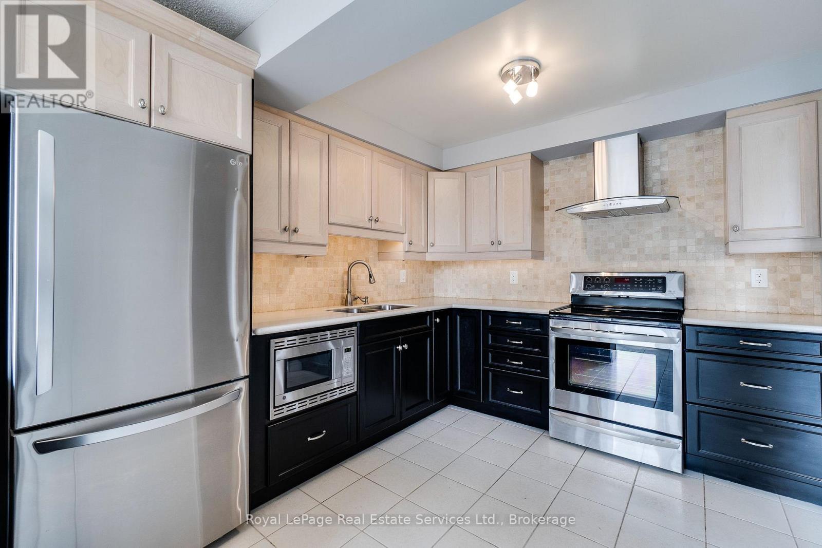 












1103 - 67 CAROLINE STREET S

,
Hamilton (Durand),




Ontario
L8P3K6

