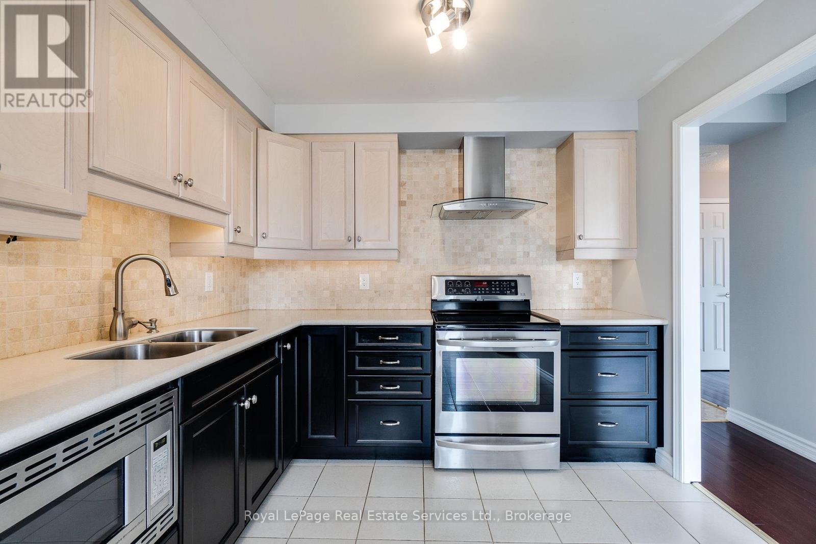 












1103 - 67 CAROLINE STREET S

,
Hamilton (Durand),




Ontario
L8P3K6

