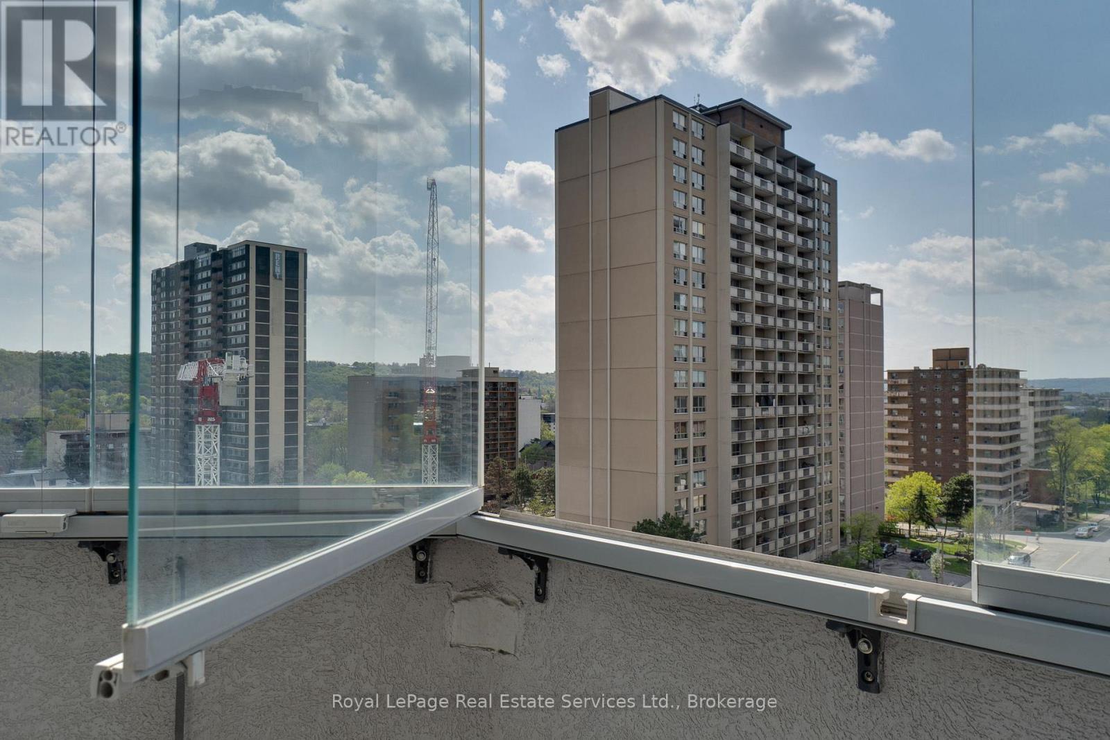 












1103 - 67 CAROLINE STREET S

,
Hamilton (Durand),




Ontario
L8P3K6

